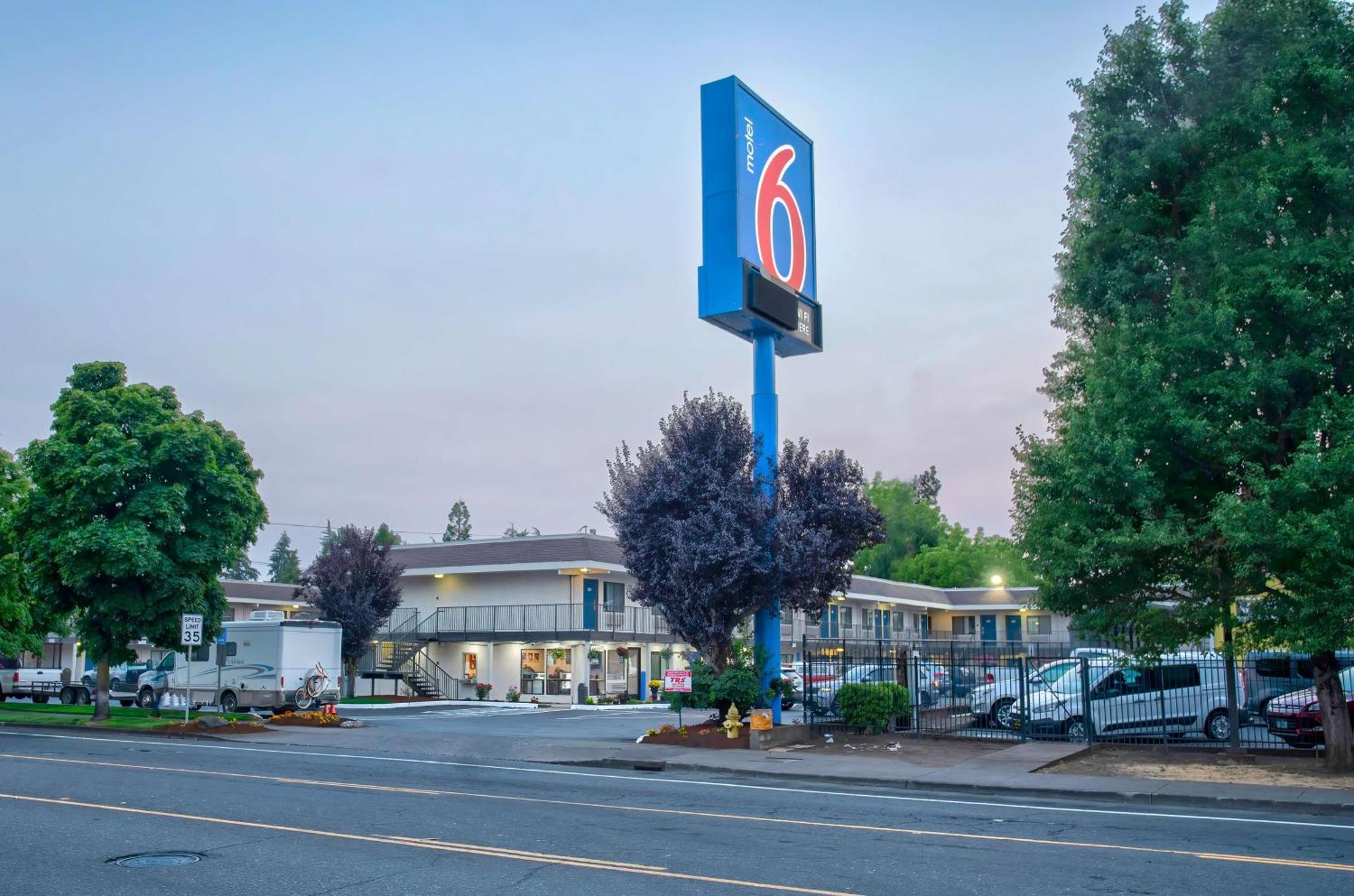 Motel 6-Salem, Or Eksteriør bilde